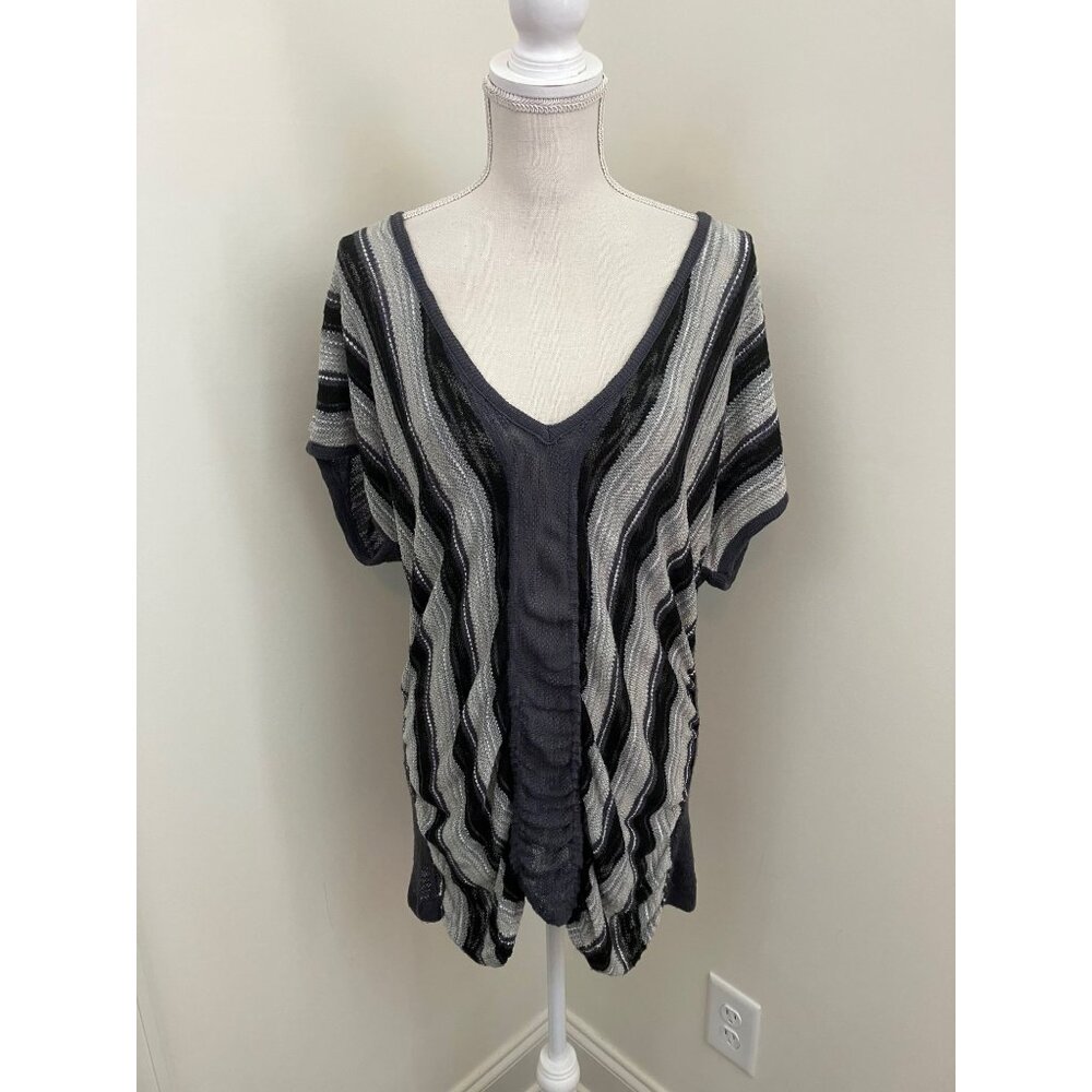 Daytrip Gray Striped Semi Sheer Short Sleeve Sweater Size Medium